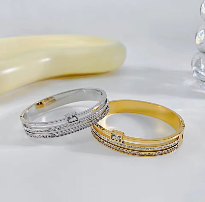 Hani bangle /cuff
