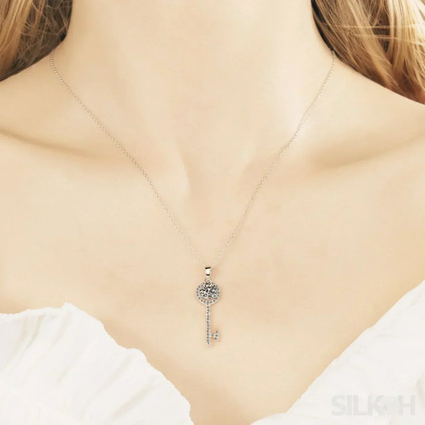 Key Shaped 925 Sterling Silver Moissanite Necklace Cat